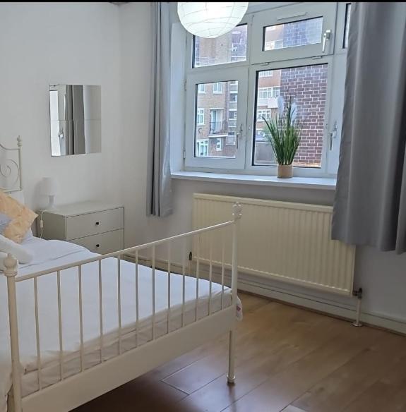 London E1 Rooms Exterior photo